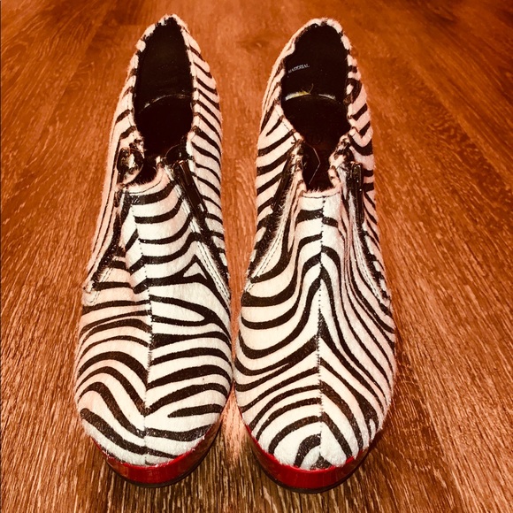 🔥SUPER SALE🔥 ZEBRA PRINT PLATFORM ANKLE HEELS - Picture 3 of 7